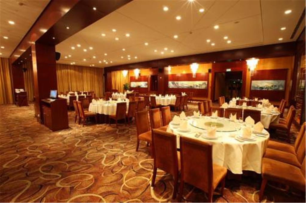 Howard Johnson Plaza Lingang Shanghai Nanhui Exterior photo